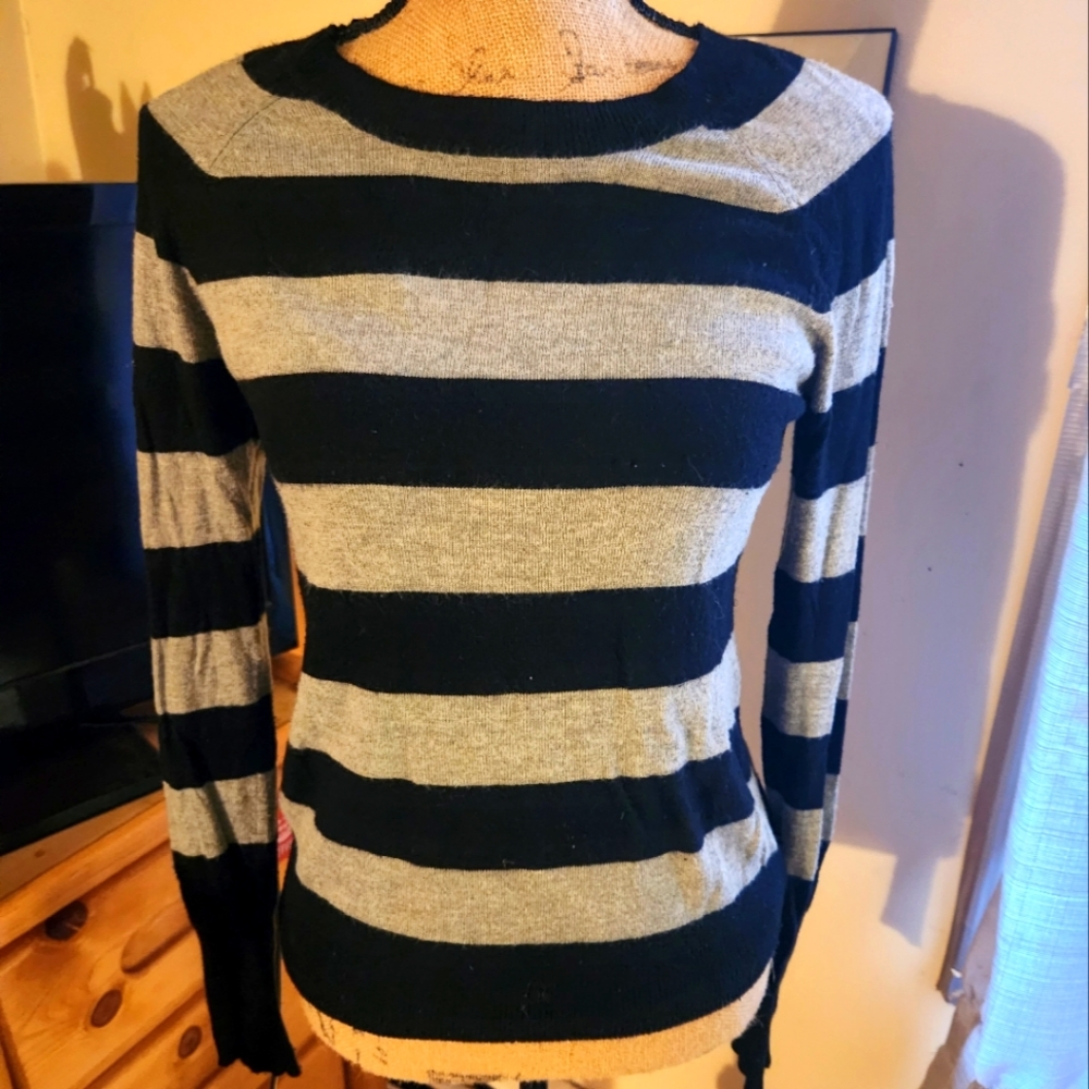 Crewneck sweater